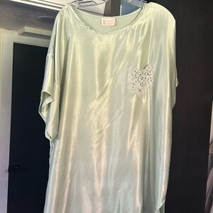 Silky Mint Green Women’s Top with Lace Detail - Unbranded
